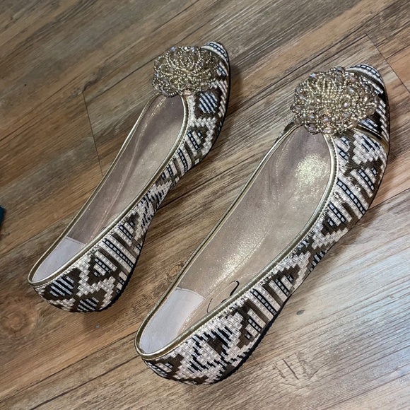 J. Reneé | Geezelouisi Cream Gold Print Flats - Picture 5 of 6